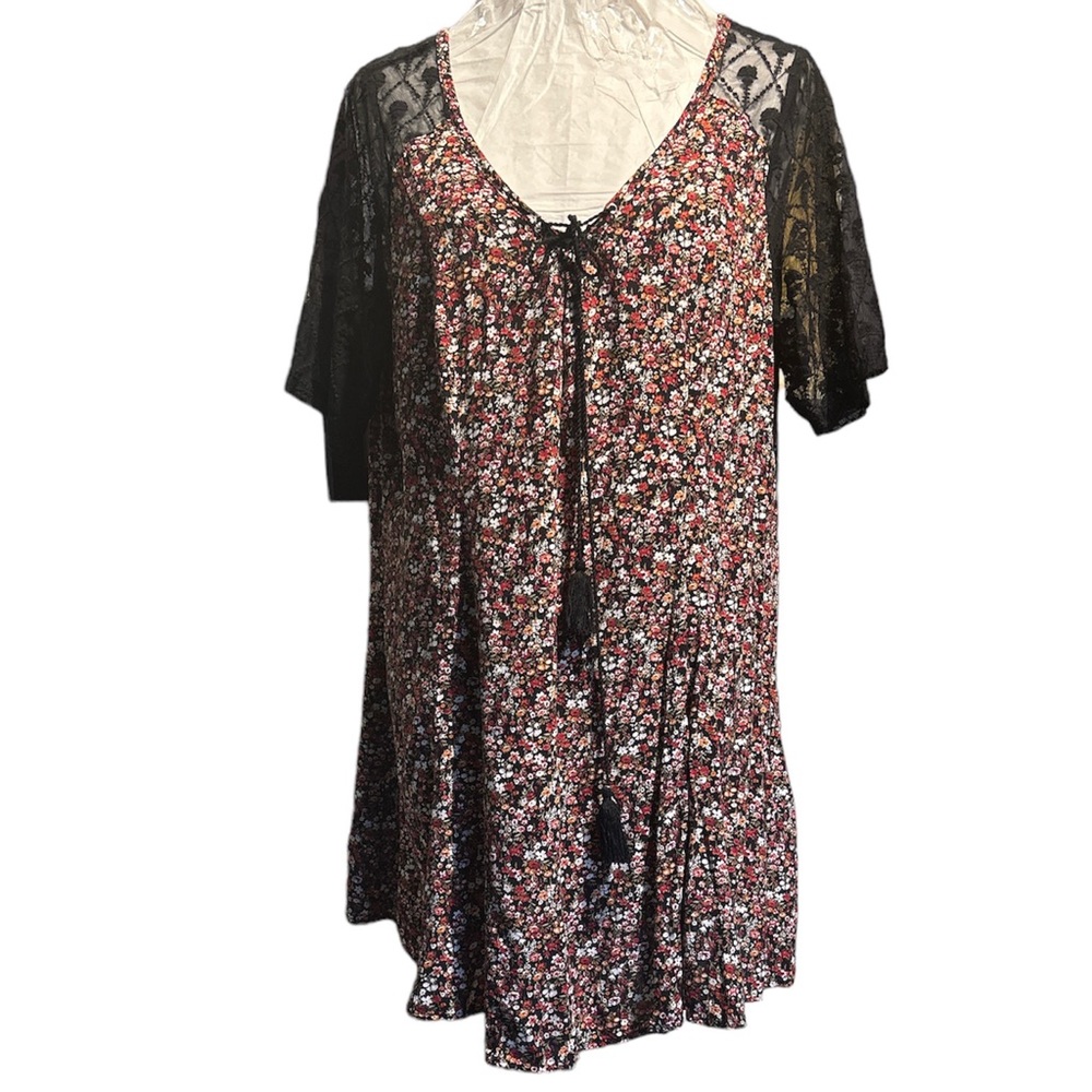 - Torrid floral embroidered sheer lace details tassel tie front size 2